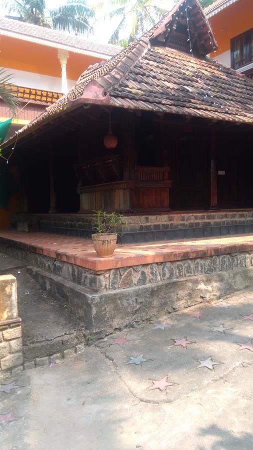 Апартаменти Thriphala Ayurveda Yogashram Thiruvananthapuram Екстер'єр фото